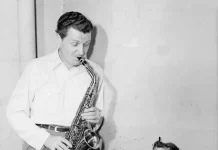 Still Clinging To The Wreckage 03/22