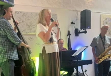 Scarlett Stone Trio at Bluebird Café, Wedmore